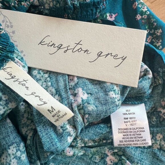 Kingston Grey Emma JUNIOR Smocked Waist Floral Cropped Top Medium Teal Blue Rayo - Picture 9 of 11